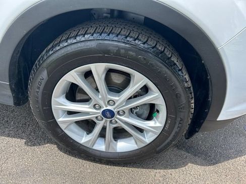 Used 2017 Ford Escape SE w/ Equipment Group 201A AWD/4WD image 50