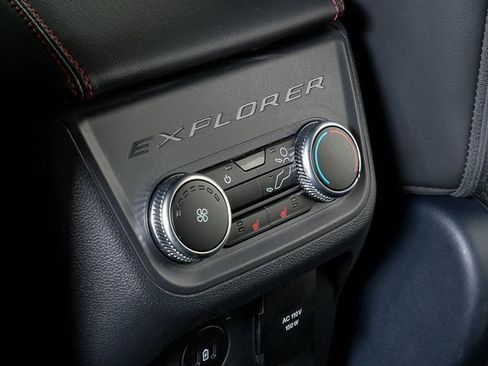 Used 2025 Ford Explorer ST-Line w/ Premium Package image 19