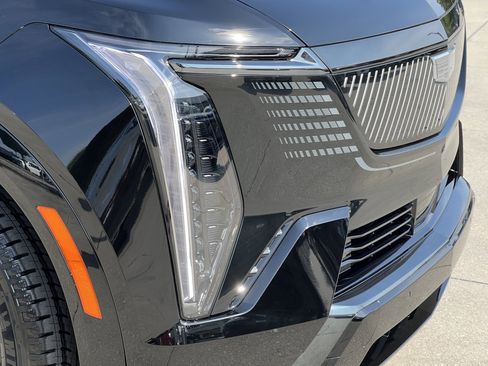 New 2025 Cadillac Escalade IQ Sport 2 w/ LPO, ONYX Package image 10