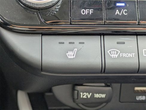 Certified 2025 Hyundai Elantra Limited image 23