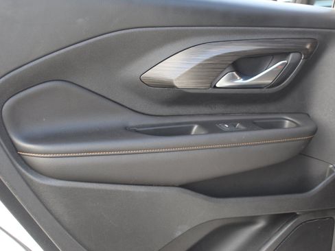 Used 2021 GMC Terrain SLT image 25