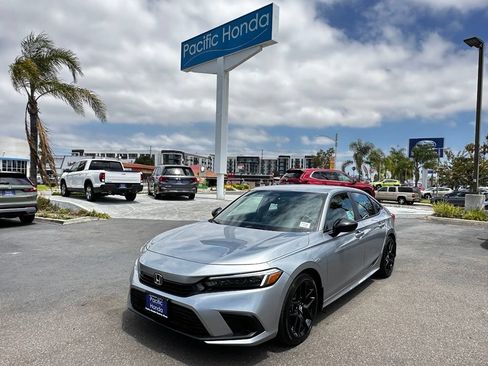 Used 2024 Honda Civic Sport image 2