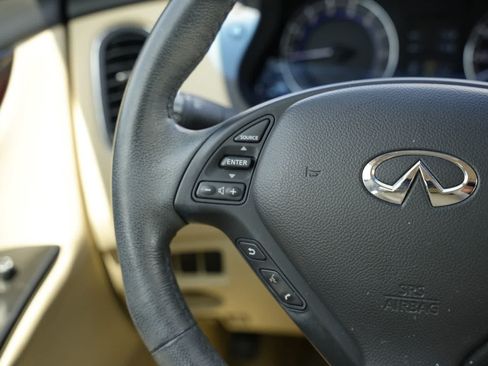 Used 2016 INFINITI QX50 2WD w/ Premium Plus Package image 10