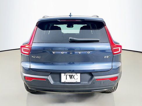 Used 2026 Volvo XC40 B5 Core w/ Protection Package Premier AWD/4WD image 6