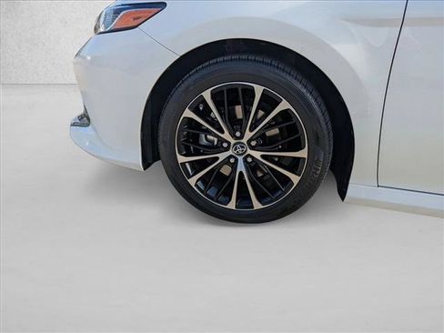 Used 2020 Toyota Camry LE FWD image 22