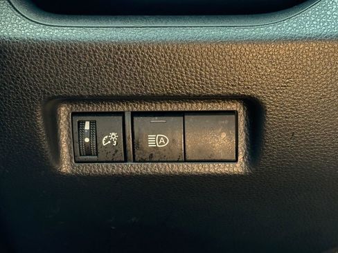 Used 2023 Toyota RAV4 LE AWD/4WD image 3
