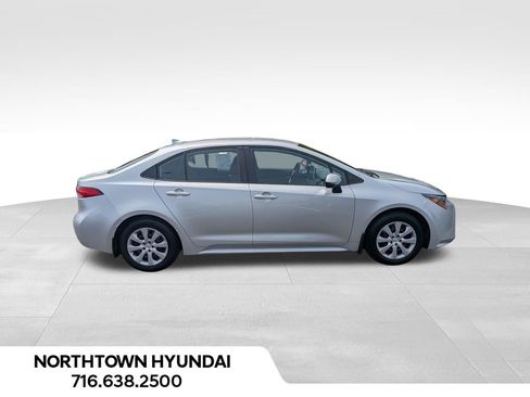 Used 2020 Toyota Corolla LE FWD image 11