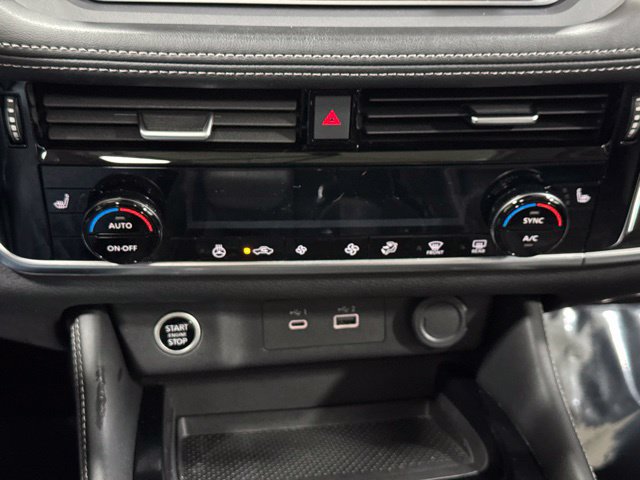 Used 2023 Nissan Rogue SL AWD/4WD image 18