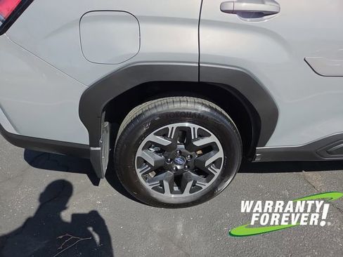 Used 2025 Subaru Forester Premium AWD/4WD image 21