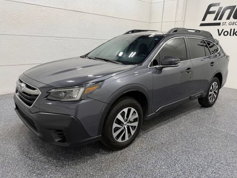 Used 2022 Subaru Outback Premium AWD/4WD image 1