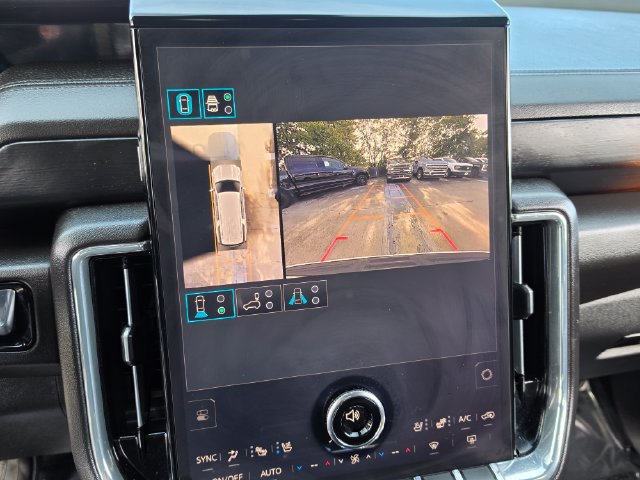Used 2025 GMC Yukon XL Denali AWD/4WD image 30