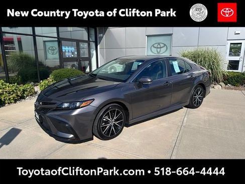 Used 2024 Toyota Camry SE w/ Cold Weather Package AWD/4WD image 7