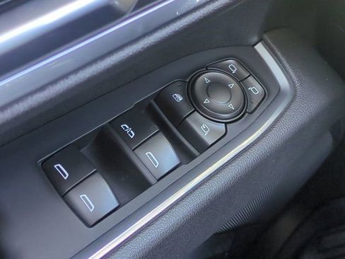 Used 2025 GMC Sierra 2500 SLE image 23