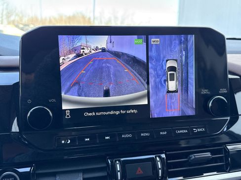 Used 2023 Nissan Pathfinder Platinum w/ Cargo Package image 22