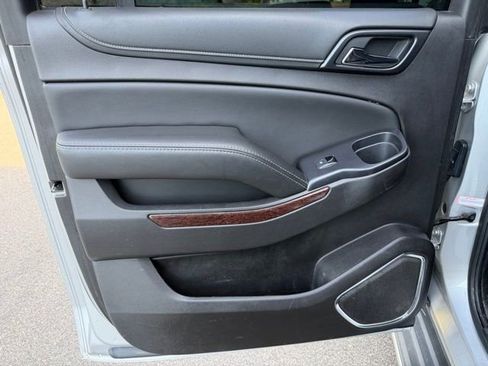 Used 2017 GMC Yukon XL SLT image 27