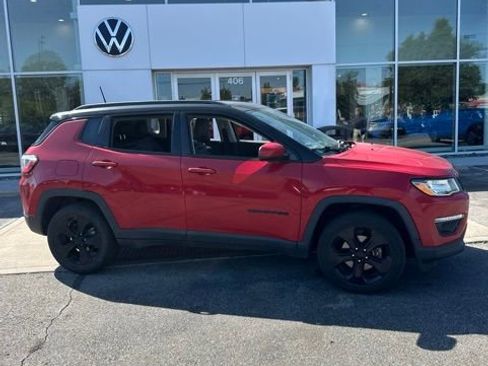 Used 2019 Jeep Compass Latitude AWD/4WD image 2