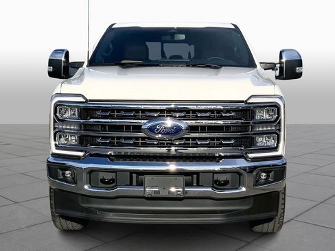 Certified 2025 Ford F250 Lariat w/ Chrome Package image 4