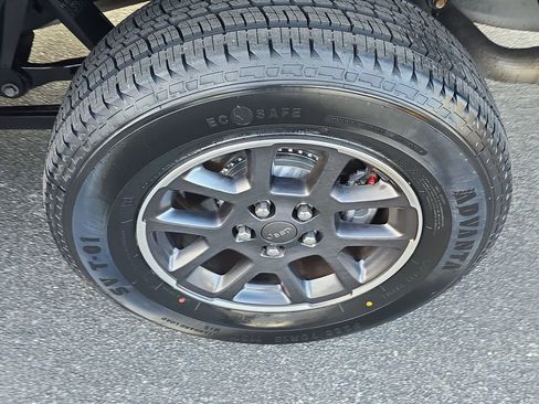 Used 2020 Jeep Gladiator Overland image 5