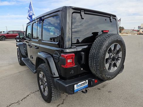 Used 2020 Jeep Wrangler Unlimited Sahara image 4