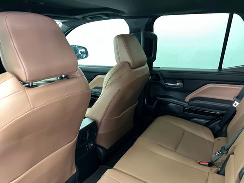 Used 2026 Toyota 4Runner Limited image 19