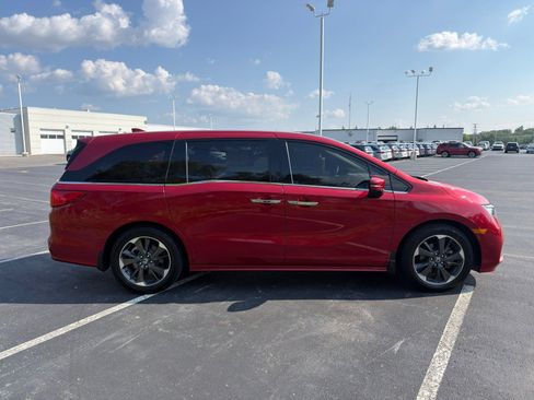 Used 2023 Honda Odyssey Elite image 9