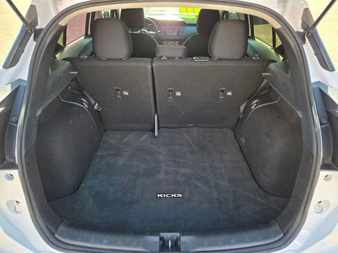Used 2021 Nissan Kicks S image 17