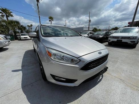 Used 2016 Ford Focus SE w/ SE Sport Package FWD image 14