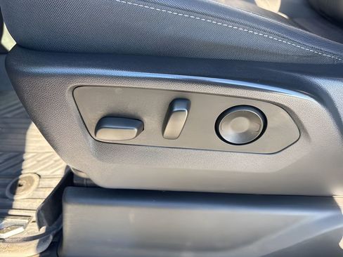 Used 2023 Chevrolet Silverado 1500 LT Trail Boss w/ Convenience Package II image 10