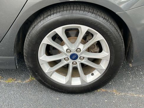 Used 2020 Ford Fusion SE FWD image 9