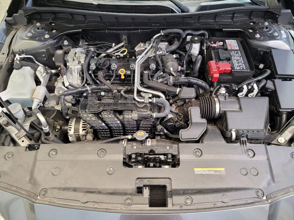 Used 2025 Nissan Altima 2.5 SV FWD image 30