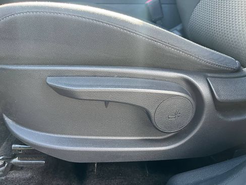Used 2025 Kia Sportage LX FWD image 22