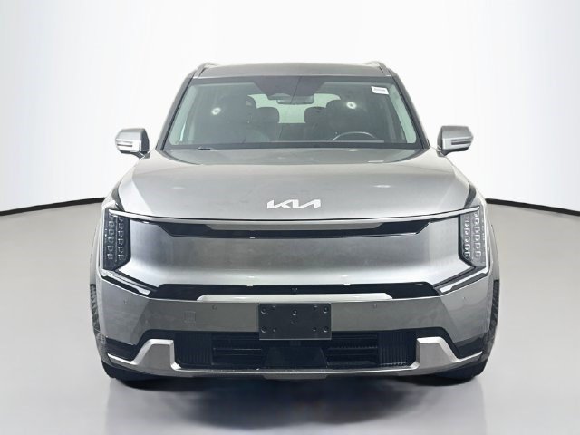 Used 2024 Kia EV9 Land AWD/4WD image 2