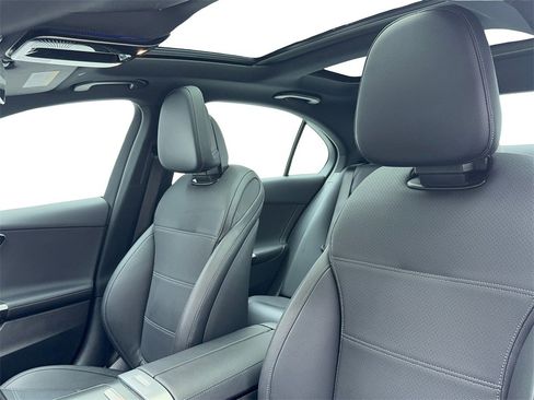 Used 2024 Mercedes-Benz C 300 Sedan image 34