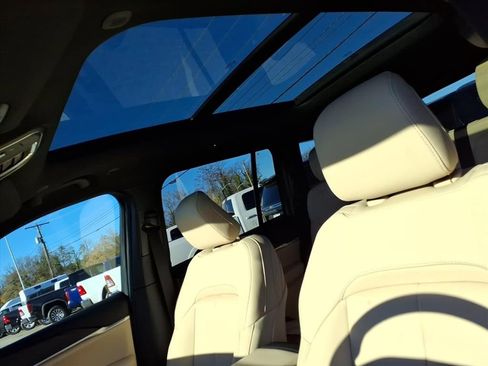 New 2025 Jeep Grand Cherokee Limited image 12