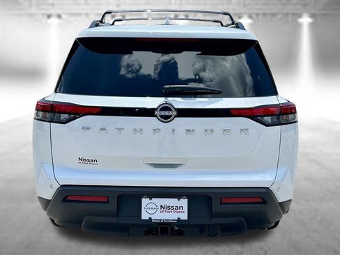 Certified 2025 Nissan Pathfinder SV w/ SV Premium Package FWD image 8