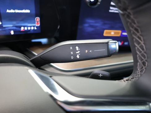 New 2025 Chevrolet Suburban High Country image 19