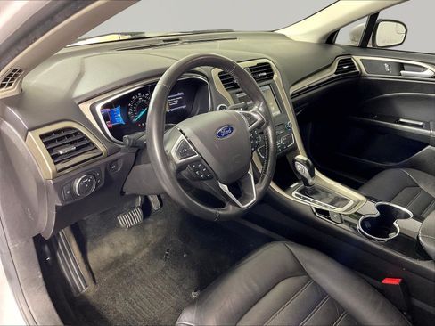 Used 2016 Ford Fusion SE w/ Equipment Group 202A FWD image 17