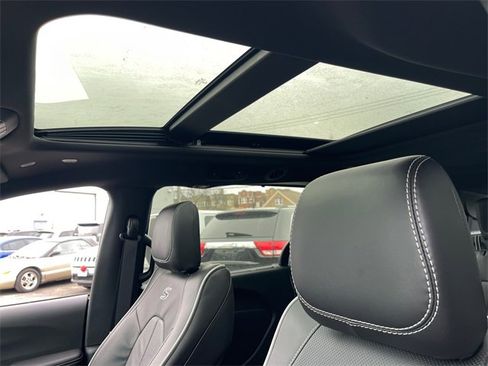 New 2026 Chrysler Pacifica Limited w/ S Appearance Package image 11