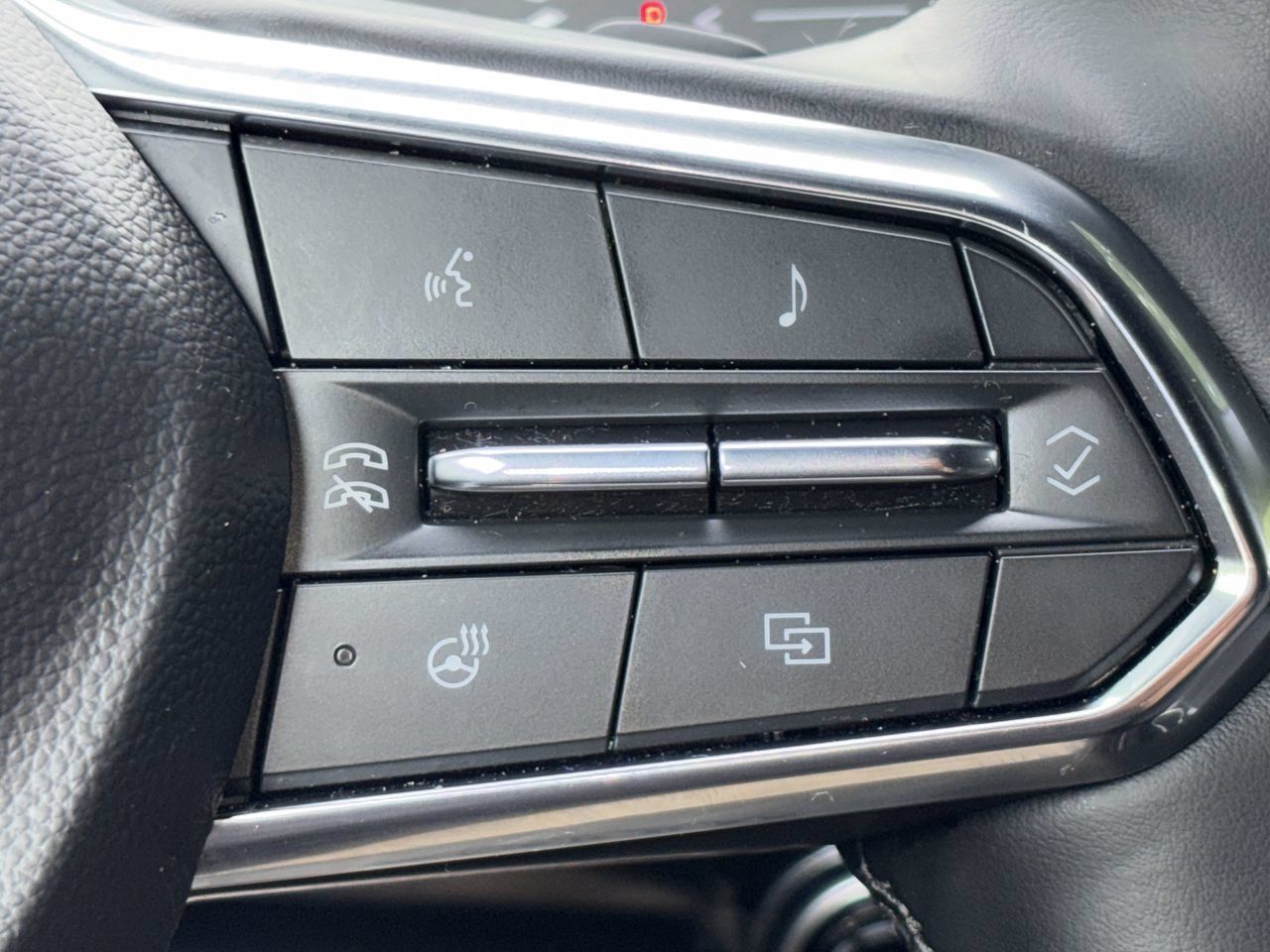 Used 2025 Chevrolet Equinox LT FWD image 14