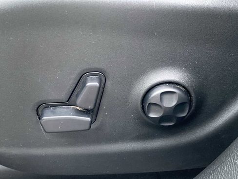 Used 2019 Jeep Cherokee Limited image 21