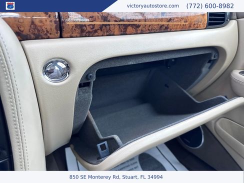 Used 2005 Jaguar XJ8 L image 41