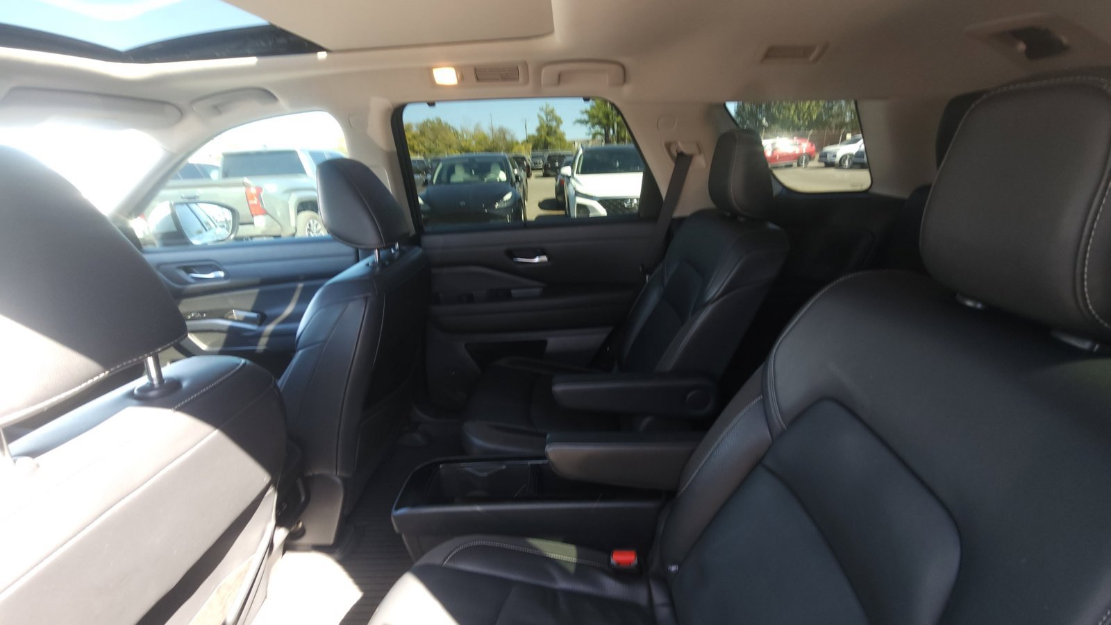 Used 2022 Nissan Pathfinder SL w/ SL Premium Package FWD image 15