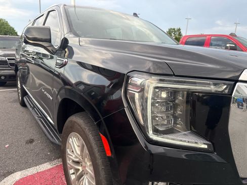 Used 2021 GMC Yukon XL SLT w/ SLT Premium Package AWD/4WD image 2