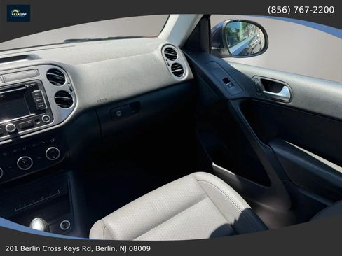 Used 2014 Volkswagen Tiguan SEL AWD/4WD image 29