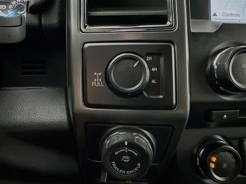 Used 2018 Ford F150 XLT w/ Equipment Group 302A Luxury AWD/4WD image 39