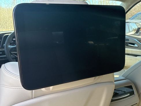 Used 2024 Cadillac Escalade ESV Sport Platinum w/ LPO, ONYX Package image 20