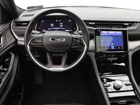 Used 2022 Jeep Grand Cherokee Overland image 14