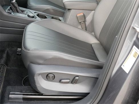 Certified 2024 Volkswagen Tiguan SE R-Line image 14