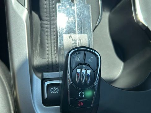 Used 2024 Buick Envista Preferred w/ Convenience I Package FWD image 38
