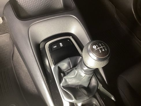 Used 2021 Toyota Corolla SE image 3